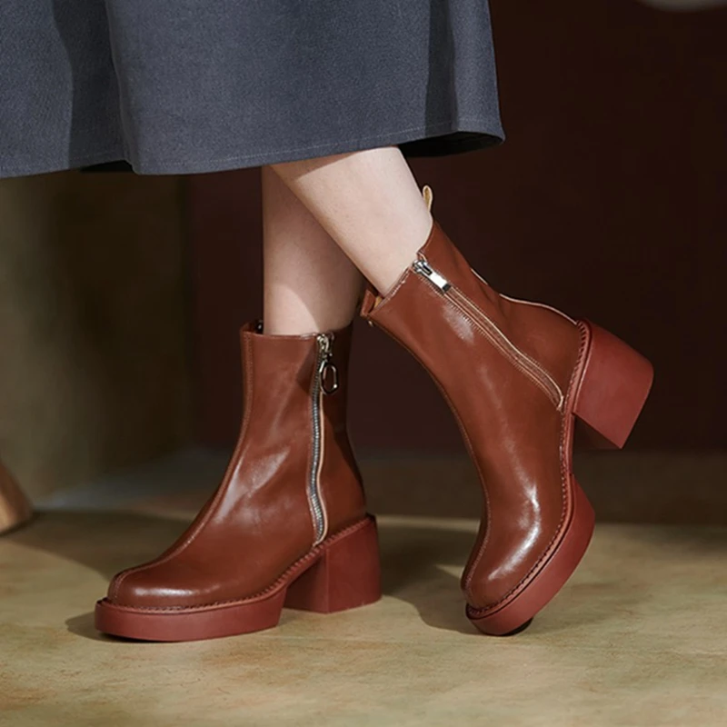Ботинки женские кожаные, на платформе, с высоким каблуком, для осени и зимы, 2021 
Ботинки женские кожаные, на платформе, с высоким каблуком, для осени и зимы, 2021