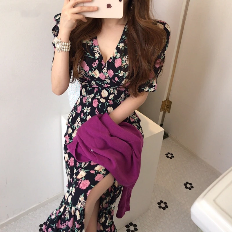 Vintage Chiffon Floral Dress 2021 Summer New One-Piece Korean Fashion V-Neck Short Sleeve Long Dress Elegant Sweet Lady'S Dress 
Vintage Chiffon Floral Dress 2021 Summer New One-Piece Korean Fashion V-Neck Short Sleeve Long Dress Elegant Sweet Lady'S Dress