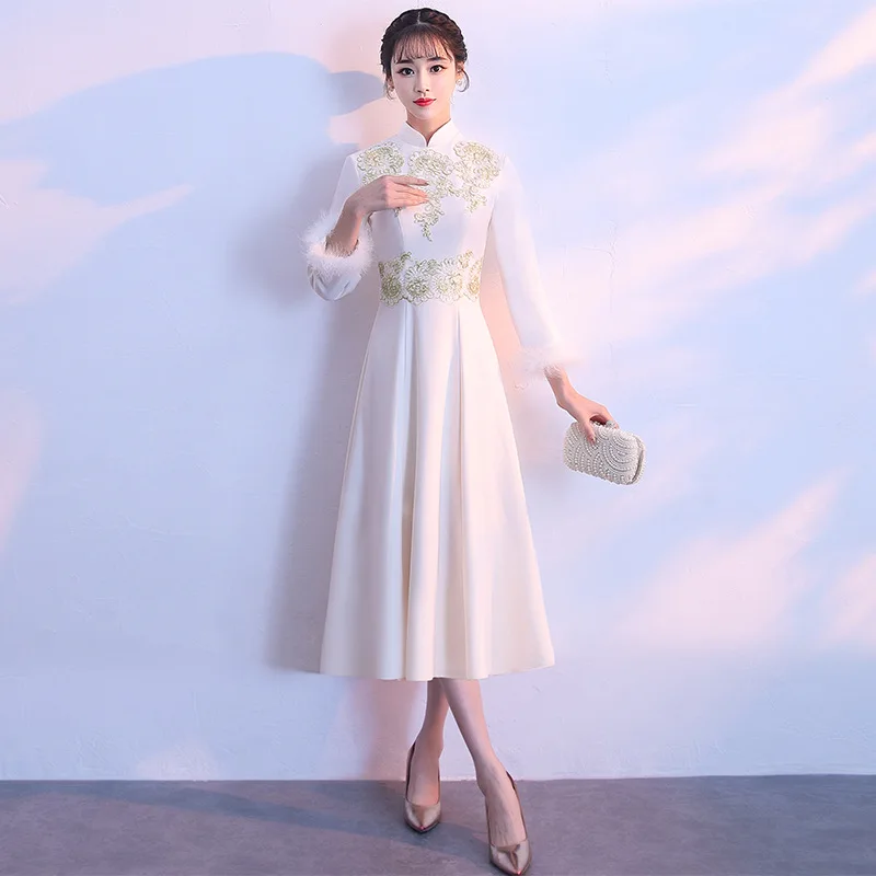 Lady Light Champagne Applique Chinese Dresses Elegant Thicken Banquet Evening Dress Long Satin Skirt Slim Formal Party Prom Gown
Lady Light Champagne Applique Chinese Dresses Elegant Thicken Banquet Evening Dress Long Satin Skirt Slim Formal Party Prom Gown
