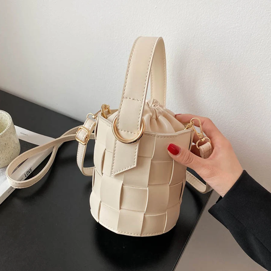 PU Leather Splicing Bucket Bags Women's 2021 Luxury Designer Handbag Fashion Summer Shoulder Bag Small Tote Women Messenger Bag
PU Leather Splicing Bucket Bags Women's 2021 Luxury Designer Handbag Fashion Summer Shoulder Bag Small Tote Women Messenger Bag