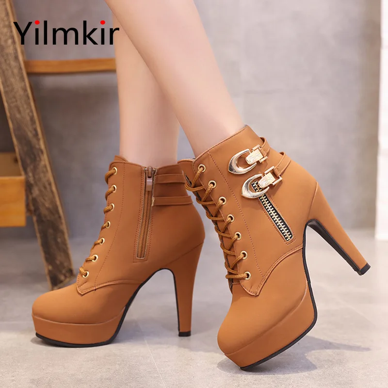 PU Leather Women High Heels Fashion Popular Thick Soled Elegant Lady Boots Casual Travel All Match Classic Simple Vintage Shoes
PU Leather Women High Heels Fashion Popular Thick Soled Elegant Lady Boots Casual Travel All Match Classic Simple Vintage Shoes
