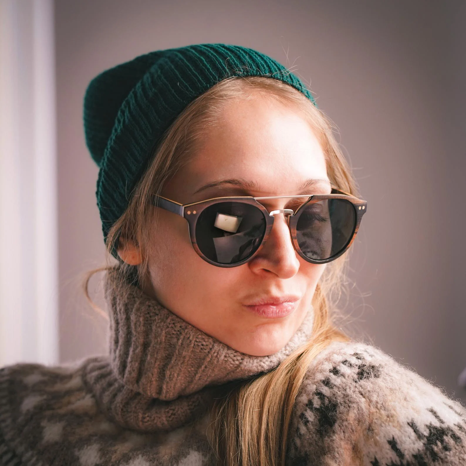 Handmade Ebony Round Wood Sunglasses With Bridge For Men and Women Polarized Wooden Sun Glasses Brand Design Eyeglasses UV400
Handmade Ebony Round Wood Sunglasses With Bridge For Men and Women Polarized Wooden Sun Glasses Brand Design Eyeglasses UV400