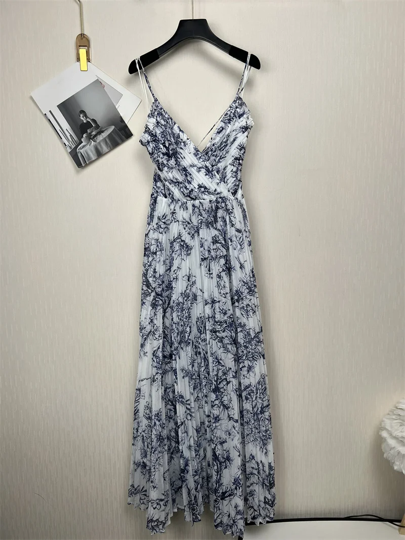 2022 spring summer new dresses fashion sexy deep V printing pleated dress for women
2022 spring summer new dresses fashion sexy deep V printing pleated dress for women