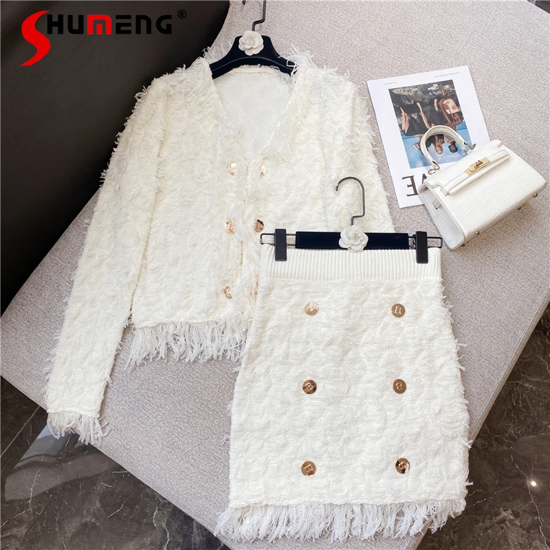 2021 Summer New Tassel Fur Cardigan Top High Waist Brass Buckle Skirt Knit Two-Piece Suit Women
2021 Summer New Tassel Fur Cardigan Top High Waist Brass Buckle Skirt Knit Two-Piece Suit Women