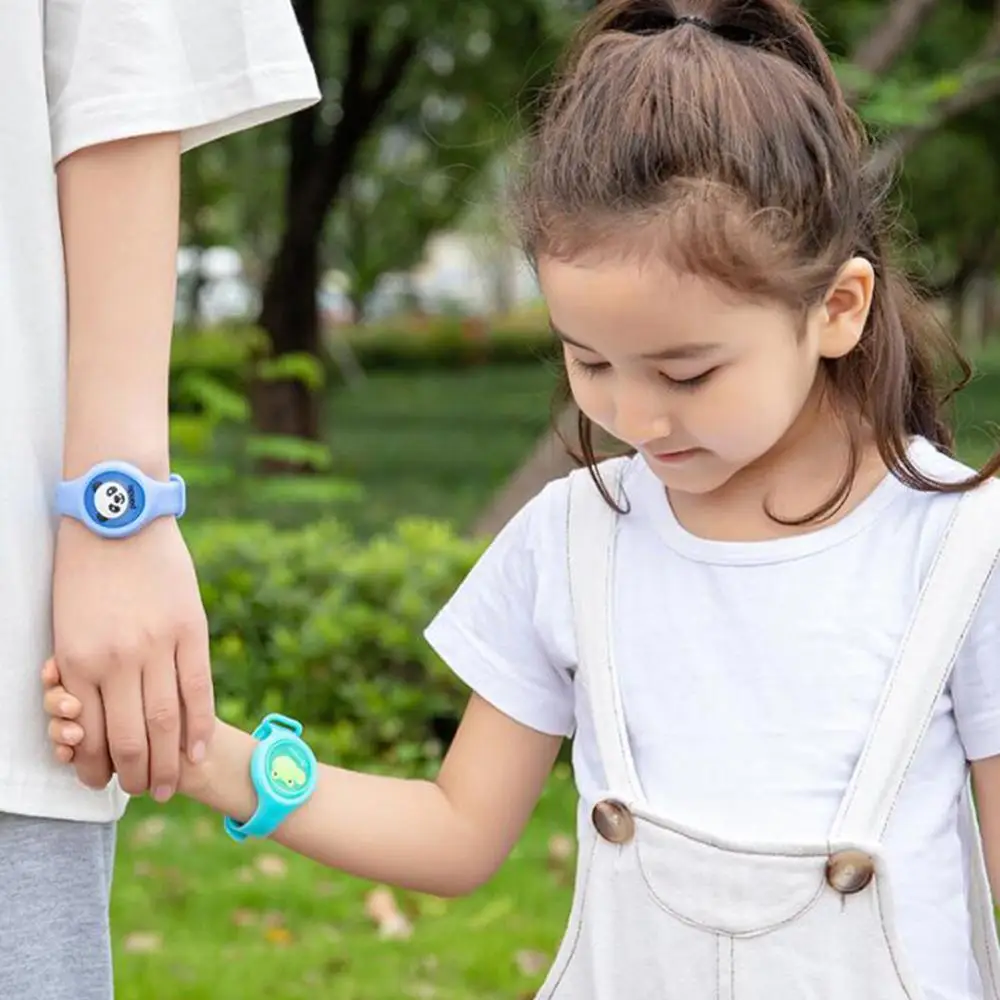 Lightweight Mosquito Repellent Watch for Kids Wearable Mosquito Repeller Bracelet Cartoon Cute Animal Flashing Anti-mosquito
Lightweight Mosquito Repellent Watch for Kids Wearable Mosquito Repeller Bracelet Cartoon Cute Animal Flashing Anti-mosquito