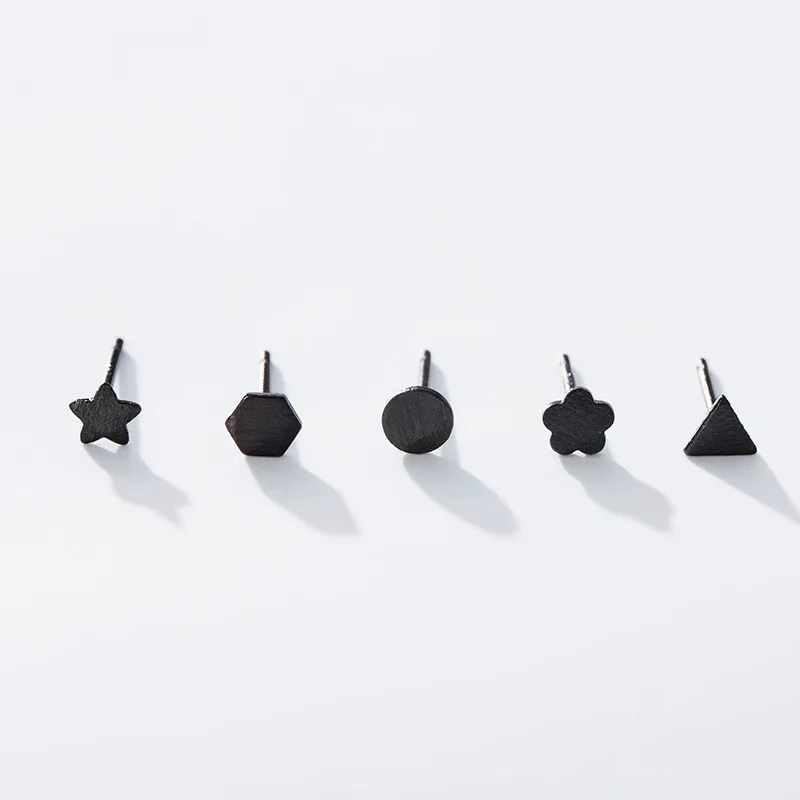 Фото Серьги гвоздики с геометрическим рисунком женские простые Стильные украшения в