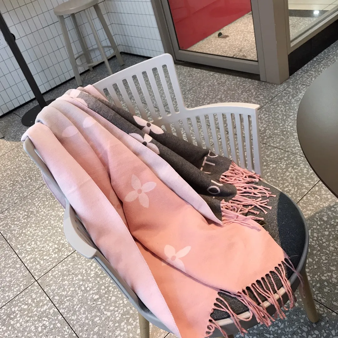 Luxury Cashmere Scarves With Tassel Lady Winter Autumn Long Scarf Thinker Warm Female Shawl Hot Sale Men Scarf
Luxury Cashmere Scarves With Tassel Lady Winter Autumn Long Scarf Thinker Warm Female Shawl Hot Sale Men Scarf