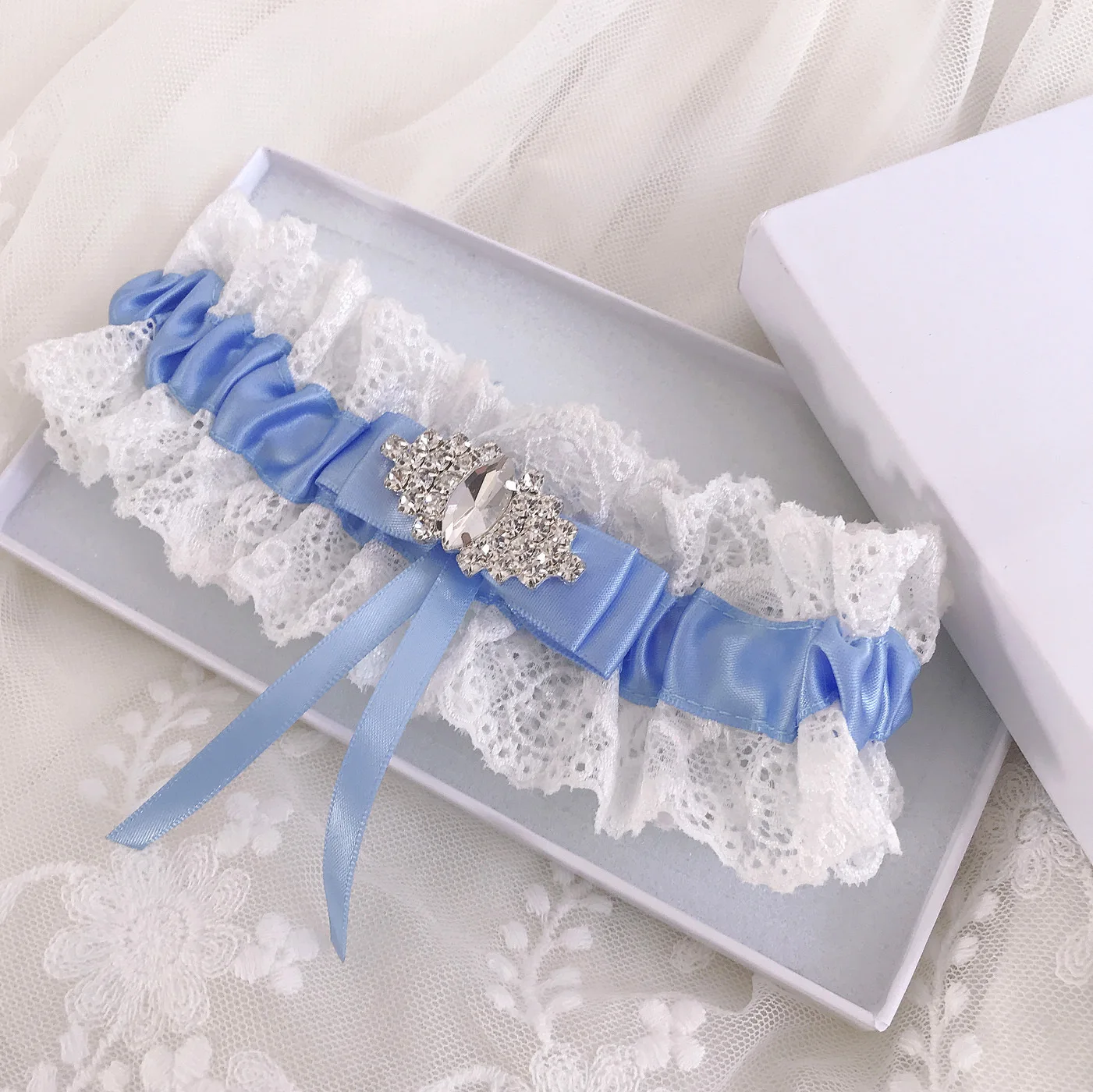 Satin Bowknot Garter Bridal Accessory Bride Heart Crystal Lace Garter Ivory Leg Garter leg ring For Women Wedding Party Cosplay
Satin Bowknot Garter Bridal Accessory Bride Heart Crystal Lace Garter Ivory Leg Garter leg ring For Women Wedding Party Cosplay