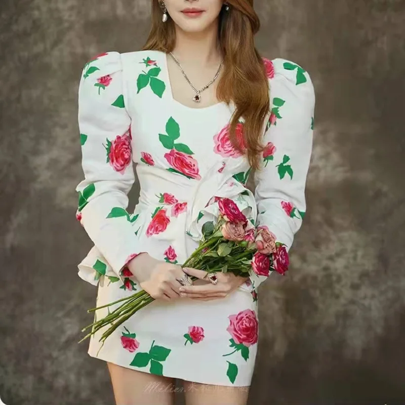 New style 2021 autumn rose print V-neck three-dimensional flower decoration elegant and fashionable bubble long-sleeved dress
New style 2021 autumn rose print V-neck three-dimensional flower decoration elegant and fashionable bubble long-sleeved dress