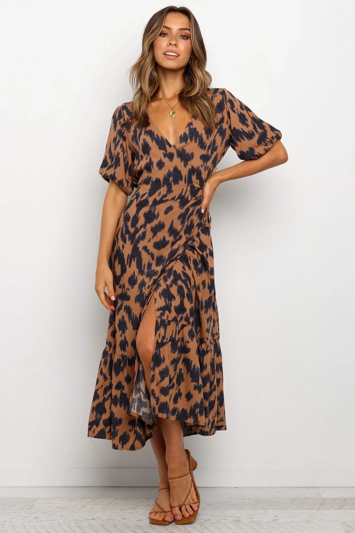 Donsignet Fashion Women's Dress New Summer V-neck Leopard Print Vestidos Sexy Waist Split Short-sleeved Dress Women's Clothing
Donsignet Fashion Women's Dress New Summer V-neck Leopard Print Vestidos Sexy Waist Split Short-sleeved Dress Women's Clothing