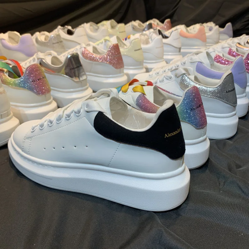 2021 Platforms Shoes Women Chunky Sneakers Woman Sneakers Fashion New Plush Warm Ankle White Shoes Couple Shoes Size 34-44
2021 Platforms Shoes Women Chunky Sneakers Woman Sneakers Fashion New Plush Warm Ankle White Shoes Couple Shoes Size 34-44