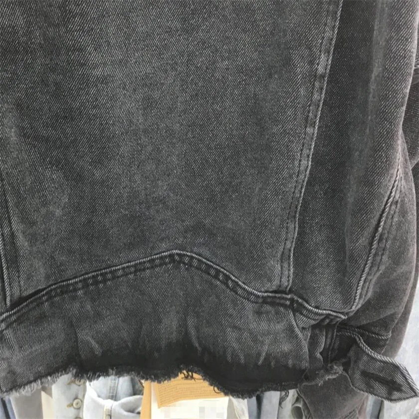 2020 autumn new fashion retro raw edge lantern sleeve simple lapel classic denim jacket female short cowboy tops 
2020 autumn new fashion retro raw edge lantern sleeve simple lapel classic denim jacket female short cowboy tops
