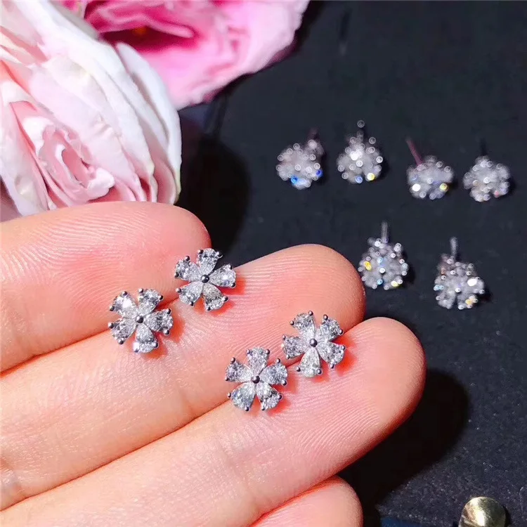 Exquisite Sweet Cute Silver Color Crystal Flower Stud Earring Bridal Cocktail Party Women' Earring Christmas Gift Jewelry
Exquisite Sweet Cute Silver Color Crystal Flower Stud Earring Bridal Cocktail Party Women' Earring Christmas Gift Jewelry