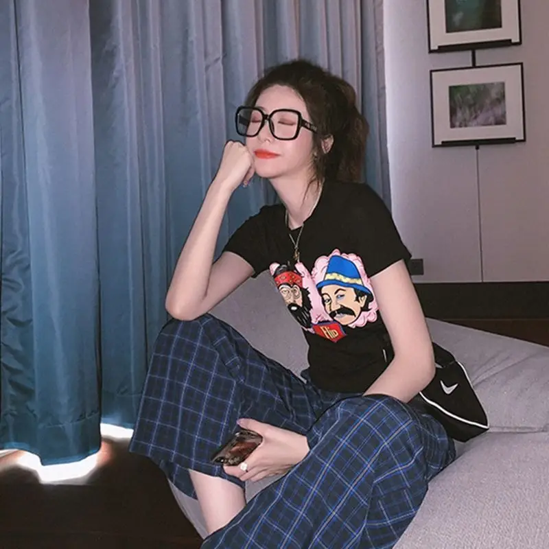 Print Character T-shirt Women's 2021 Spring And Summer New Korean Harajuku High Waist Feeling Ripped Plaid Pants
Print Character T-shirt Women's 2021 Spring And Summer New Korean Harajuku High Waist Feeling Ripped Plaid Pants