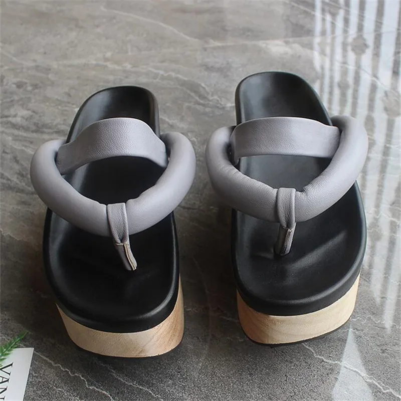 Fashion Platform Slippers Women Flip Flops Genuine Leather Thick Bottom Flat Slipper Summer Sandals Ladies Casual Slides
Fashion Platform Slippers Women Flip Flops Genuine Leather Thick Bottom Flat Slipper Summer Sandals Ladies Casual Slides