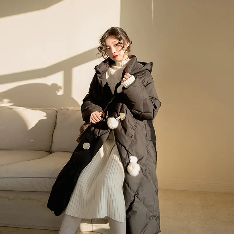 Down Jacket 2021 Winter New Hooded Retro Diamond Design Cute Real Fur Ball Horn Buckle Down Coat Thin White Duck Down Outerwear
Down Jacket 2021 Winter New Hooded Retro Diamond Design Cute Real Fur Ball Horn Buckle Down Coat Thin White Duck Down Outerwear
