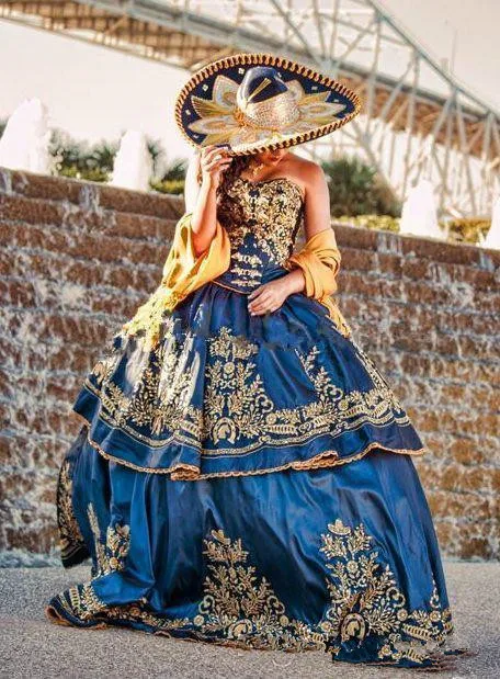 Платье Quinceanera со шнуровкой 2021 мексиканское роскошное платье с золотой вышивкой