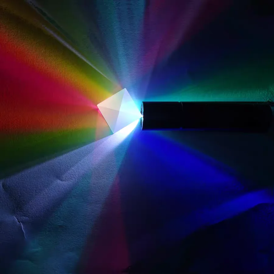20*20*20mm0.78*0.78*0.78in Cubic Optical Experiment of Hexahedral Bright Light for Children's Popular Science Spectrum Prism
20*20*20mm0.78*0.78*0.78in Cubic Optical Experiment of Hexahedral Bright Light for Children's Popular Science Spectrum Prism