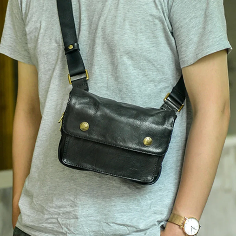 Vegetable tanned leather mobile phone bag men's mini small bag simple messenger cowhide waist bag with one-shoulder leather bag
Vegetable tanned leather mobile phone bag men's mini small bag simple messenger cowhide waist bag with one-shoulder leather bag