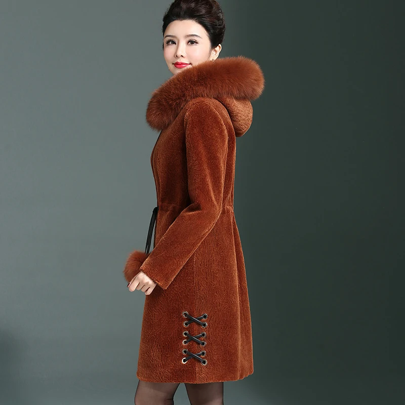 2020 Real Wool Jackets Women Natural Fur Coat Sheep Shearling Jacket Winter Thick Warm Coats With Fox Fur Collar 8755 
2020 Real Wool Jackets Women Natural Fur Coat Sheep Shearling Jacket Winter Thick Warm Coats With Fox Fur Collar 8755