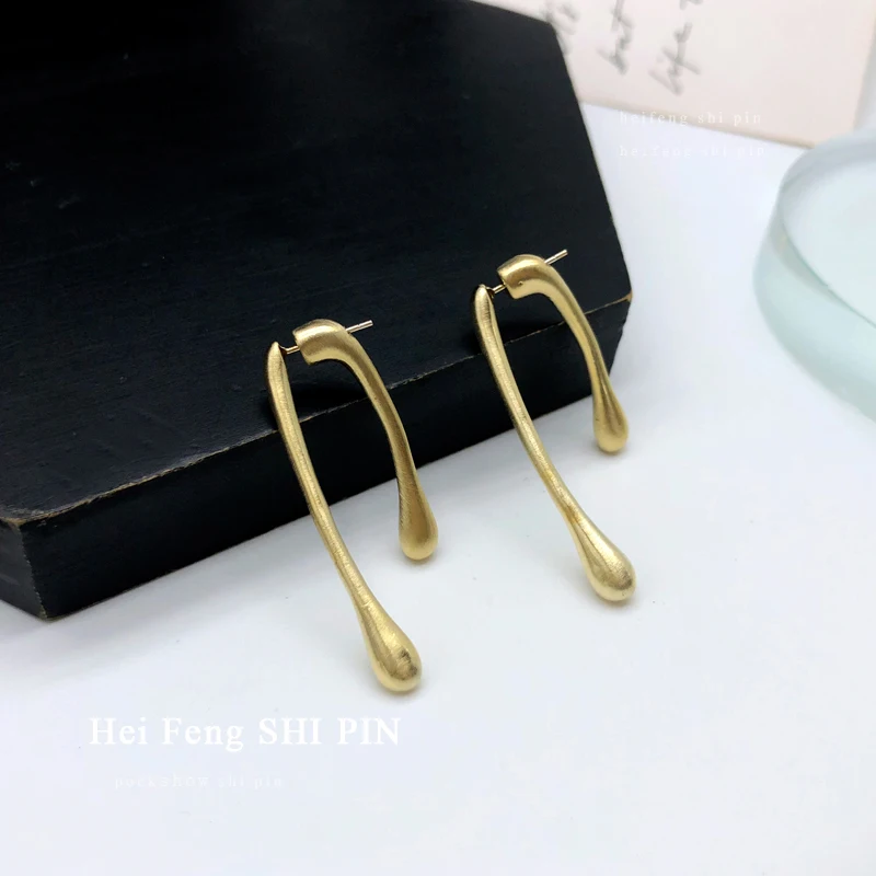 S925 needle Fashion Drop Earrings 2020 New Design Metal alloy Matte Golden Plating Dangle Earrings For Women Jewelry Party
S925 needle Fashion Drop Earrings 2020 New Design Metal alloy Matte Golden Plating Dangle Earrings For Women Jewelry Party