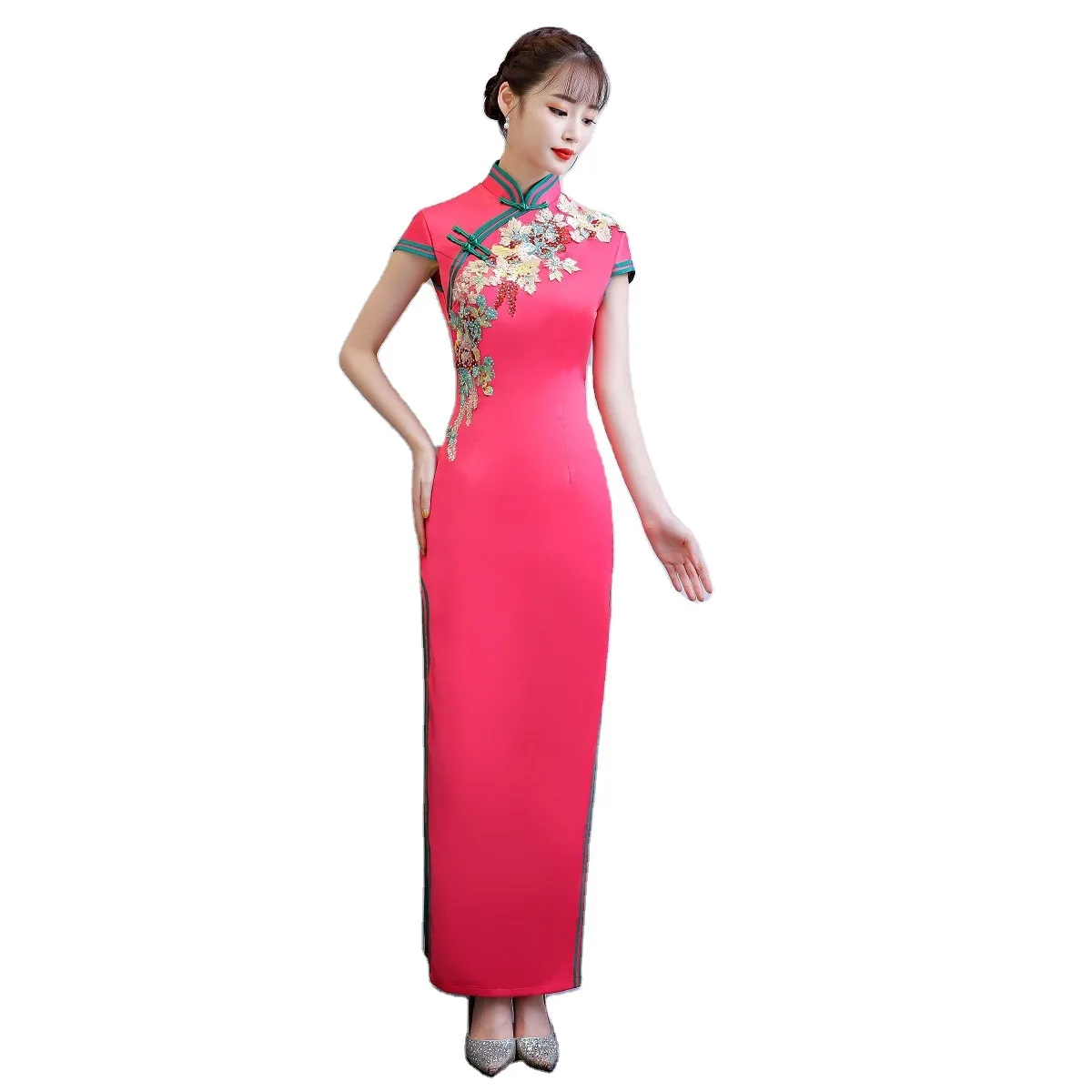Women Exquisite Appliques Cheongsam Vintage Button Trim Novelty Qipao Elegant Long Chinese Dress Temperament Formal Party Gown
Women Exquisite Appliques Cheongsam Vintage Button Trim Novelty Qipao Elegant Long Chinese Dress Temperament Formal Party Gown