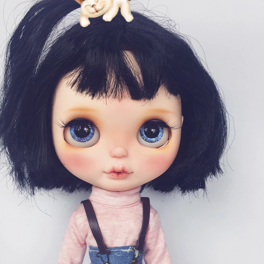 

Кукла neo Blyth NBL 1/6 BJD с матовым лицом под заказ, кукла с большими глазами, искусственная шарнирная кукла с париком и окрашенными глазами S001