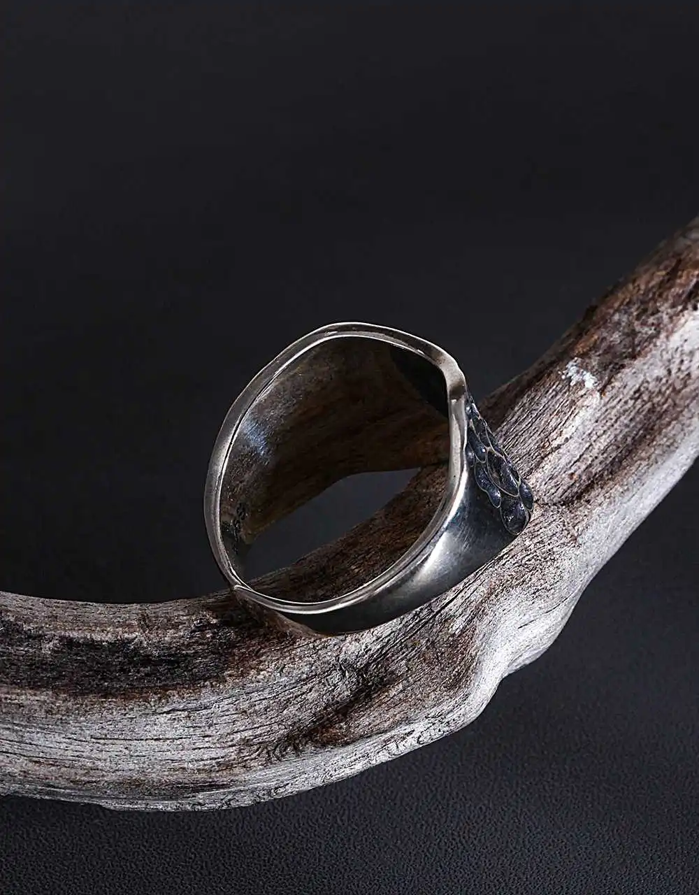Retro 925 Thai Silver Men's and Women's Ring Unisex Wild Creative Irregular Geometric 925 Sterling Silver Ring Jewelry Wide Ring
Retro 925 Thai Silver Men's and Women's Ring Unisex Wild Creative Irregular Geometric 925 Sterling Silver Ring Jewelry Wide Ring