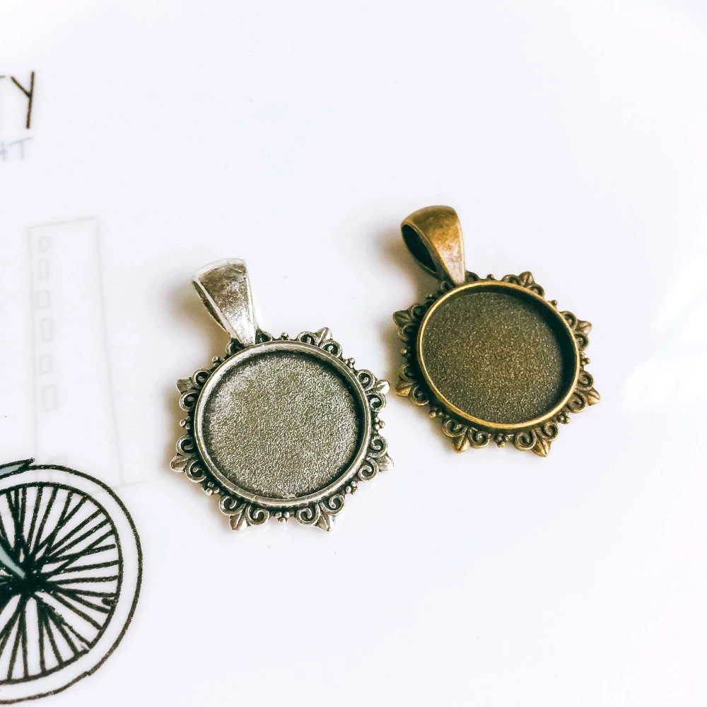 5pcs/lot 16mm Necklace Pendant Setting Antique Bronze Silver Glass Cabochon Blank Base Supplies for Jewelry Finding T66
5pcs/lot 16mm Necklace Pendant Setting Antique Bronze Silver Glass Cabochon Blank Base Supplies for Jewelry Finding T66