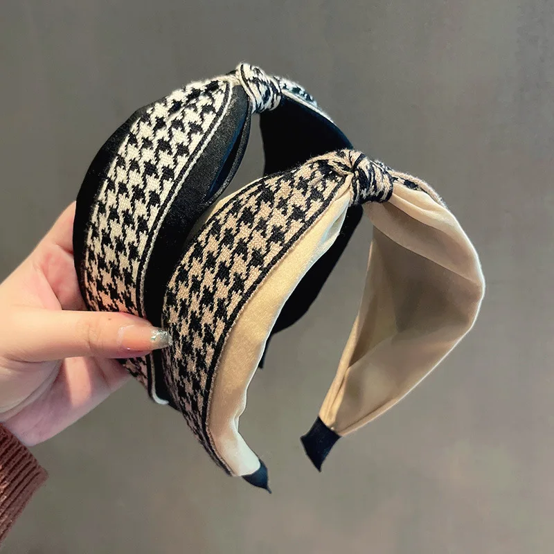 Fashion Plaid Houndstooth Wide Edge Hair Bands for Women Girls Korean Design Knitting Wool Bow Tie Hair Band Headwear Gift
Fashion Plaid Houndstooth Wide Edge Hair Bands for Women Girls Korean Design Knitting Wool Bow Tie Hair Band Headwear Gift