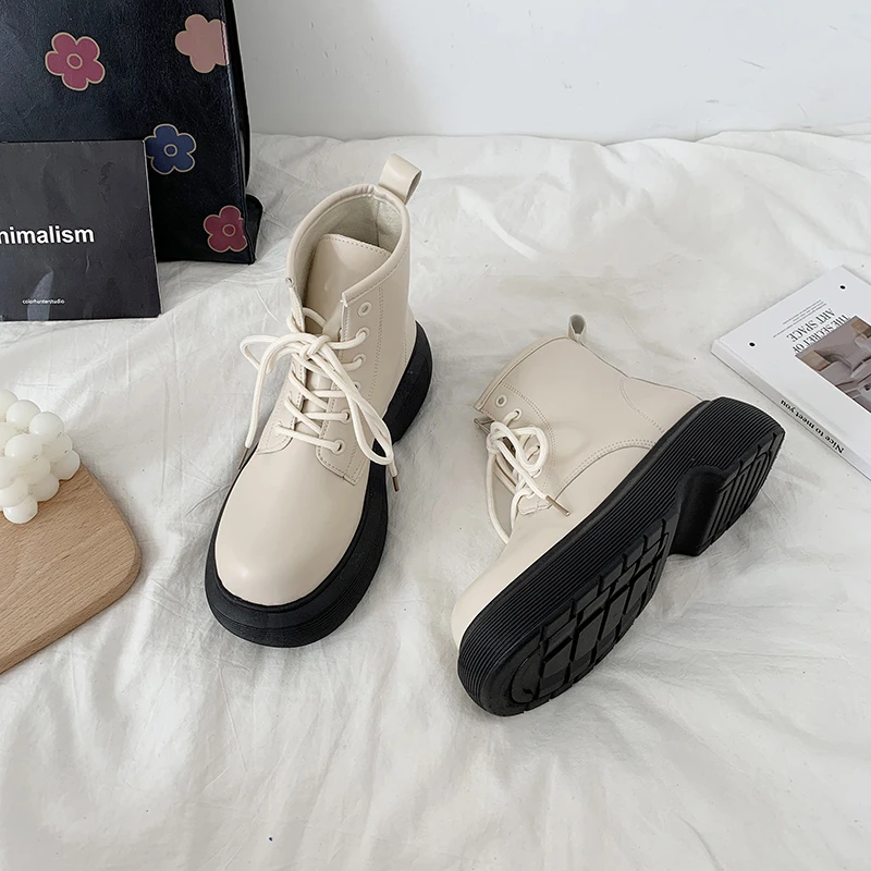 Ботинки женские из искусственной кожи на низком каблуке, винтажные этнические туфли, обувь 
Ботинки женские из искусственной кожи на низком каблуке, винтажные этнические туфли, обувь