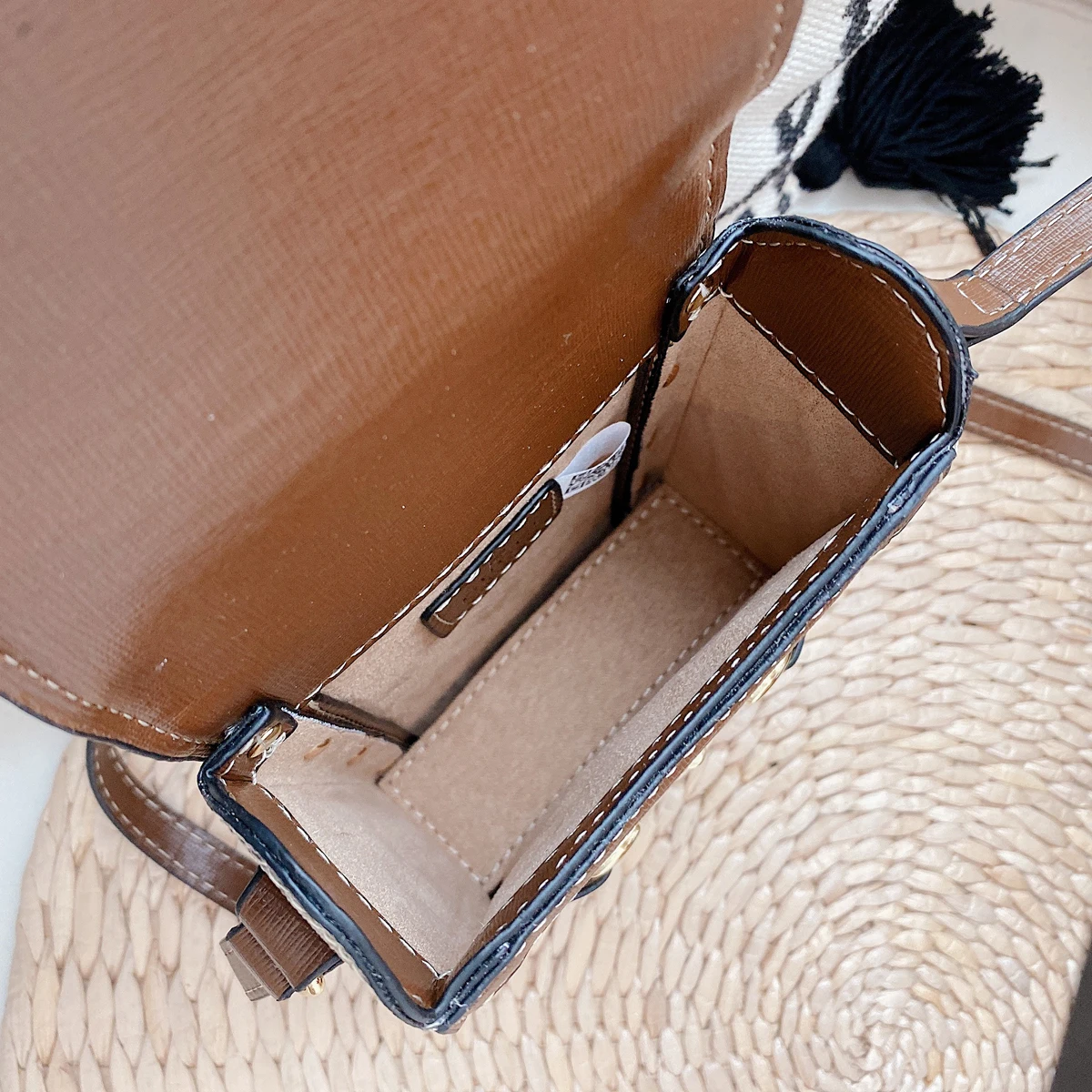 2021 Luxury Brand Classic Double GG Logo Vintage Tote Handbags Fashion Girls Shoulder Messenger Bag Wild Handbag Phone Bags
2021 Luxury Brand Classic Double GG Logo Vintage Tote Handbags Fashion Girls Shoulder Messenger Bag Wild Handbag Phone Bags