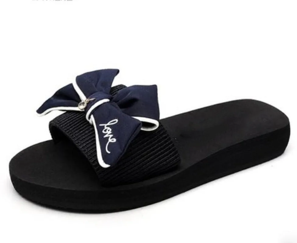 Женская зимняя обувь женские тапочки со словами на танкетке; Женские сланцы; Все-матч пляжные сандалии с бантом; Повседневная обувь на плоск...
Женская зимняя обувь женские тапочки со словами на танкетке; Женские сланцы; Все-матч пляжные сандалии с бантом; Повседневная обувь на плоск...