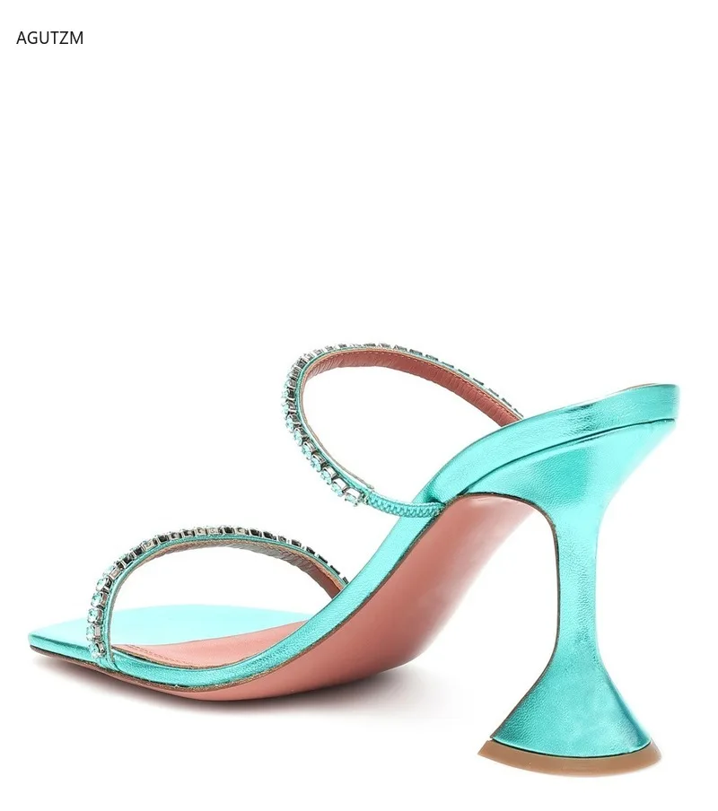 2021 fashion Brand Women Summer Outdoor Sandal High Square Heel Flip Flop Ladies Women Slipper Elegant Women Slides Shoes
2021 fashion Brand Women Summer Outdoor Sandal High Square Heel Flip Flop Ladies Women Slipper Elegant Women Slides Shoes