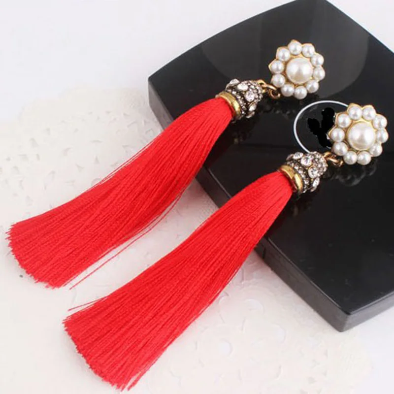 Модные новые горячие продажи серьги для женщин повседневные Простые Модные ювелирные изделия из бутика
Модные новые горячие продажи серьги для женщин повседневные Простые Модные ювелирные изделия из бутика