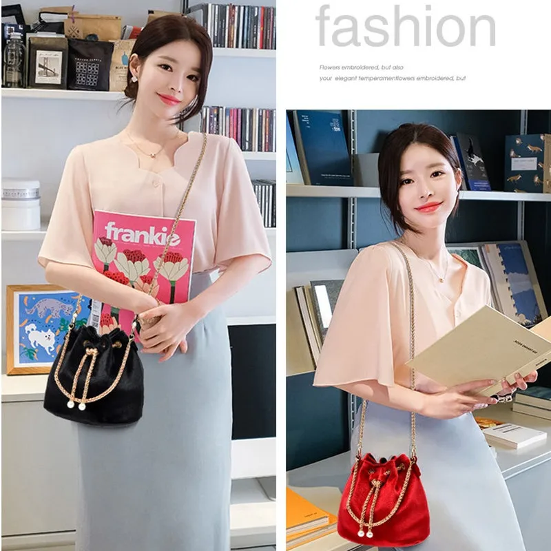 Brand Designer Luxury Handbags Women Fashion Velvet Shoulder Bag Women PU Leather Chain Crossbody Bags Large Capacity Bucket Bag
Brand Designer Luxury Handbags Women Fashion Velvet Shoulder Bag Women PU Leather Chain Crossbody Bags Large Capacity Bucket Bag