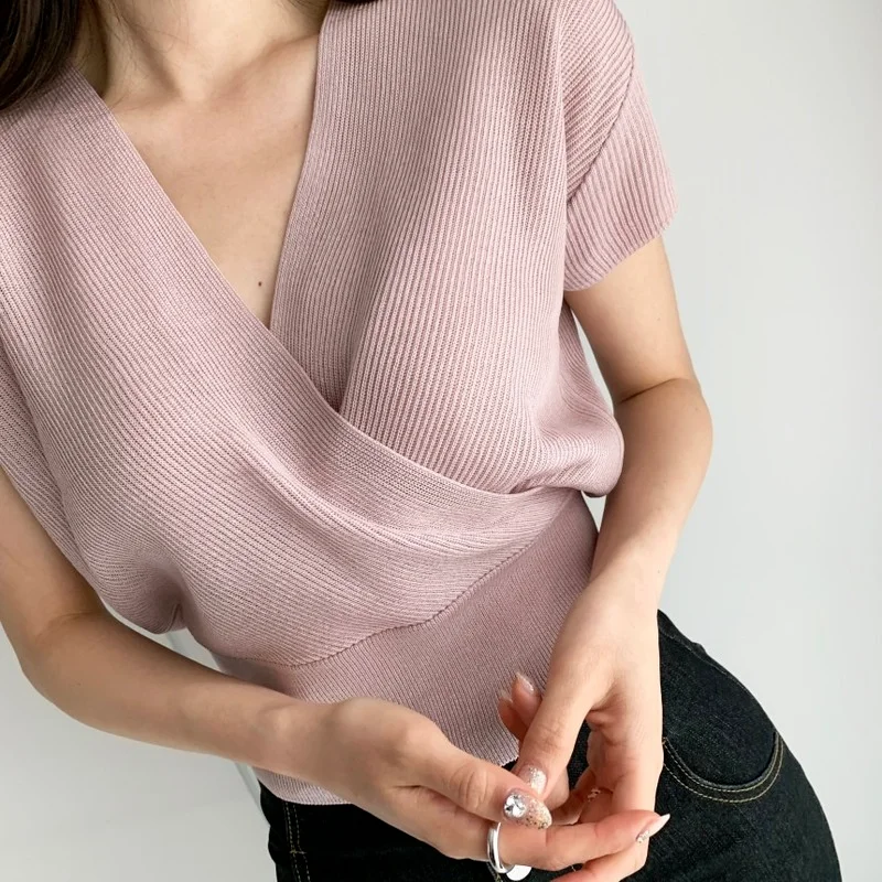 2022 Fashion V-Neck Women Shirts Korean Summer Cross Waist Sexy Knit Top Shirt Women Blouses and Top Short Sleeve Clothing 15751
2022 Fashion V-Neck Women Shirts Korean Summer Cross Waist Sexy Knit Top Shirt Women Blouses and Top Short Sleeve Clothing 15751