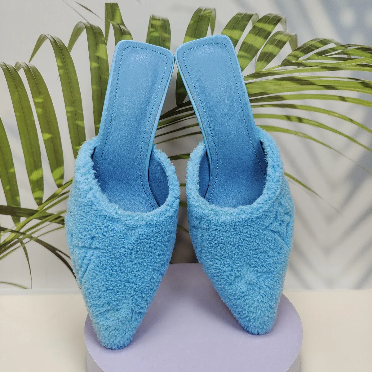 Pointed toe stiletto slippers women winter furry decoration upper square toe mid-heel fur heel shoes women
Pointed toe stiletto slippers women winter furry decoration upper square toe mid-heel fur heel shoes women