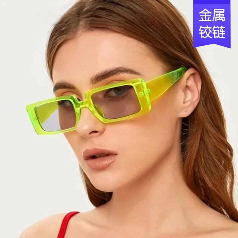 The new fashion trend in square sunglasses female transparent color personality sunglasses street snap catwalk sunglasses
The new fashion trend in square sunglasses female transparent color personality sunglasses street snap catwalk sunglasses