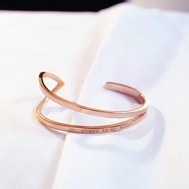 Luxury Brand Grils Bracelet Stainless Steel Bracelets & Bangles Female Heart Love Sliver&Gold Charm Bracelet for Women Jewelry
Luxury Brand Grils Bracelet Stainless Steel Bracelets & Bangles Female Heart Love Sliver&Gold Charm Bracelet for Women Jewelry