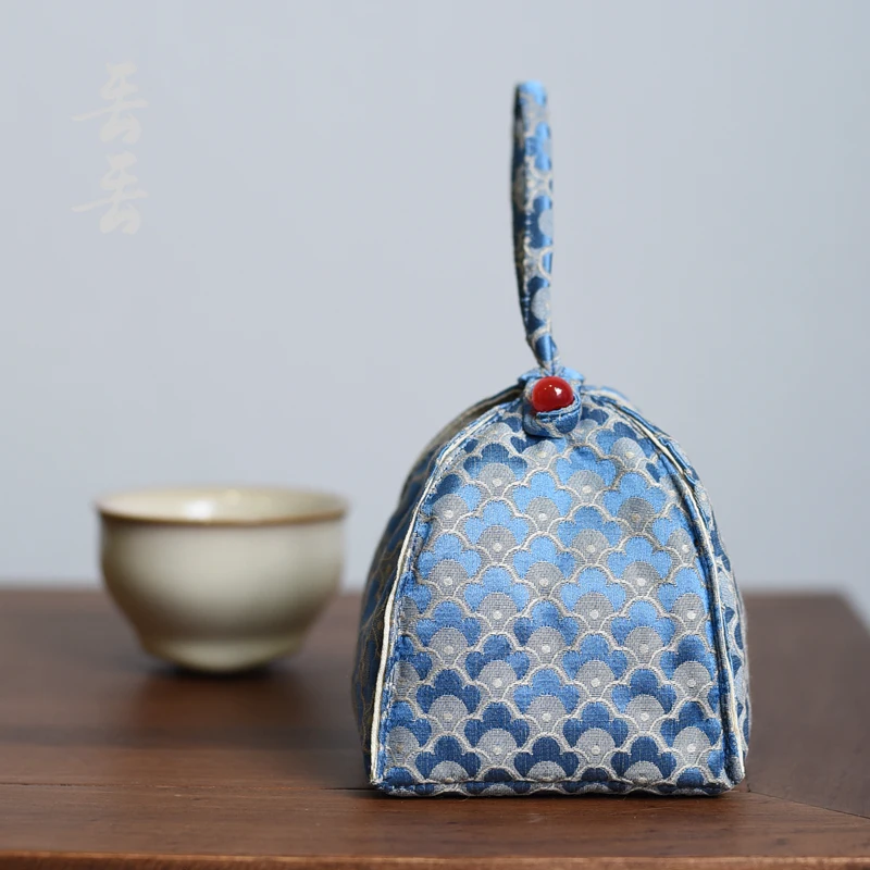 Thick Quilted Tea Set Master Cup Bag Tea Cup Travel Portable Storage Bag Jewelry Crafts Packaging Bag Double Layer
Thick Quilted Tea Set Master Cup Bag Tea Cup Travel Portable Storage Bag Jewelry Crafts Packaging Bag Double Layer