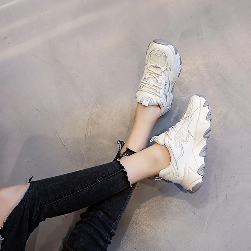 2021 Spring Women Sneakers Genuine Leather Sneaker Lady Chunky Sneakers Female Fashion Black Brand Thick Sole Sneakers ZD2969
2021 Spring Women Sneakers Genuine Leather Sneaker Lady Chunky Sneakers Female Fashion Black Brand Thick Sole Sneakers ZD2969