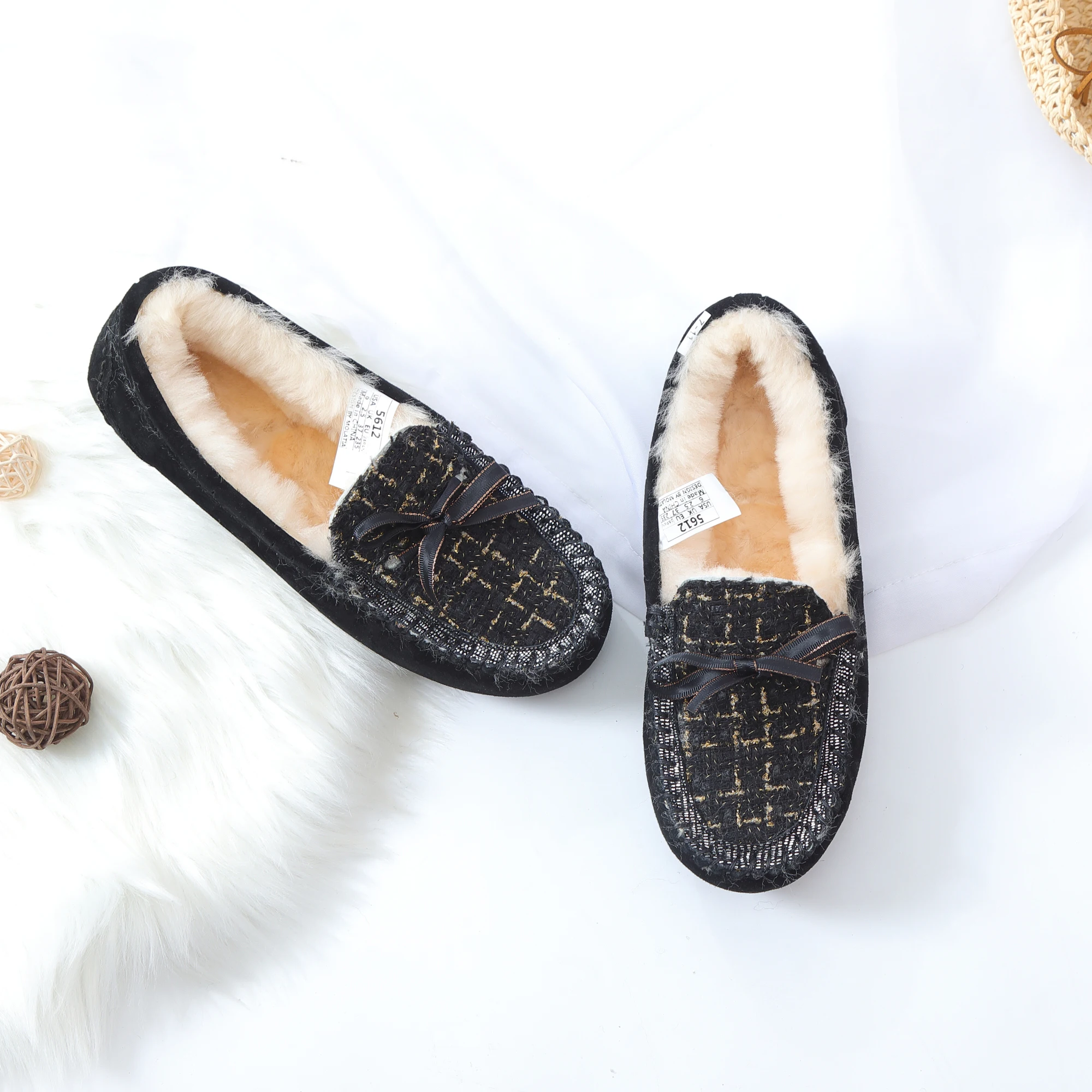 New arrival Genuine Leather Thick Plush women's shoes non-slip moccasin leather shoes winter flat shoes women driving shoes
New arrival Genuine Leather Thick Plush women's shoes non-slip moccasin leather shoes winter flat shoes women driving shoes