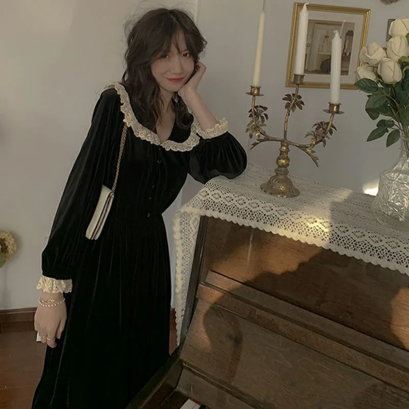 QWEEK Vintage Velvet Black Dress Women French Peter Pan Collar Long Sleeve Palace Elegant Midi Dress Retro 2021 Spring Robes
QWEEK Vintage Velvet Black Dress Women French Peter Pan Collar Long Sleeve Palace Elegant Midi Dress Retro 2021 Spring Robes