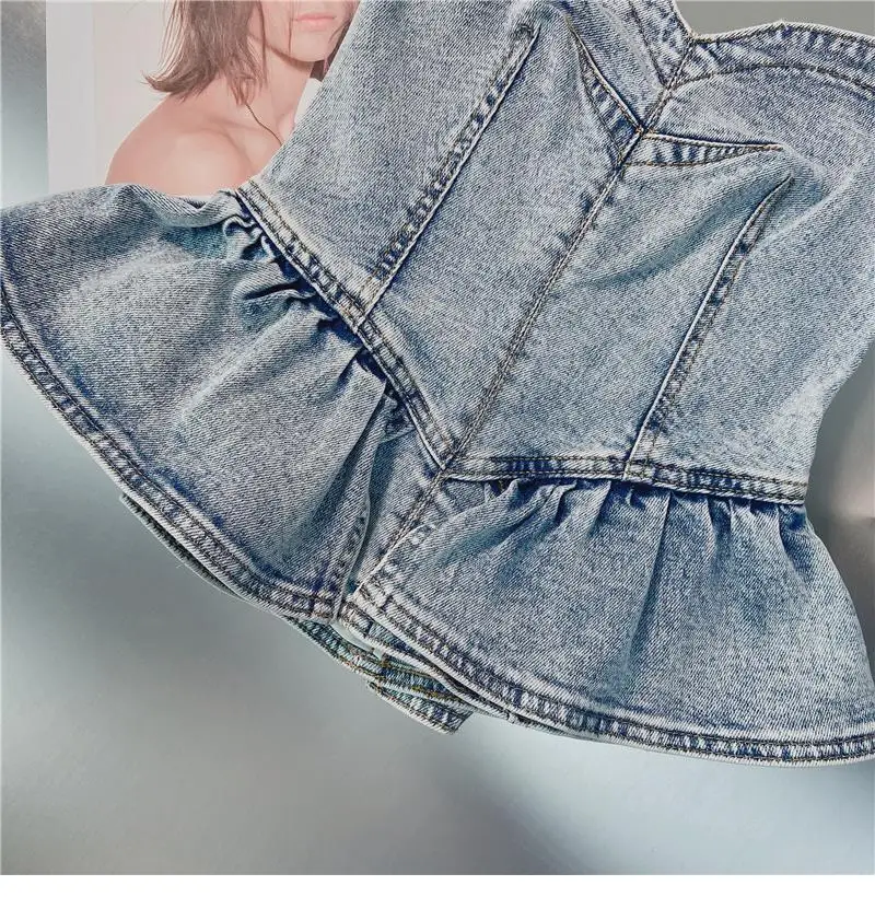 2021 Summer French Camisole Distressed Washed Denim Crop Top For Women Fashion Ruffled Sexy Tube Top Female Jean Blouse Y1431
2021 Summer French Camisole Distressed Washed Denim Crop Top For Women Fashion Ruffled Sexy Tube Top Female Jean Blouse Y1431