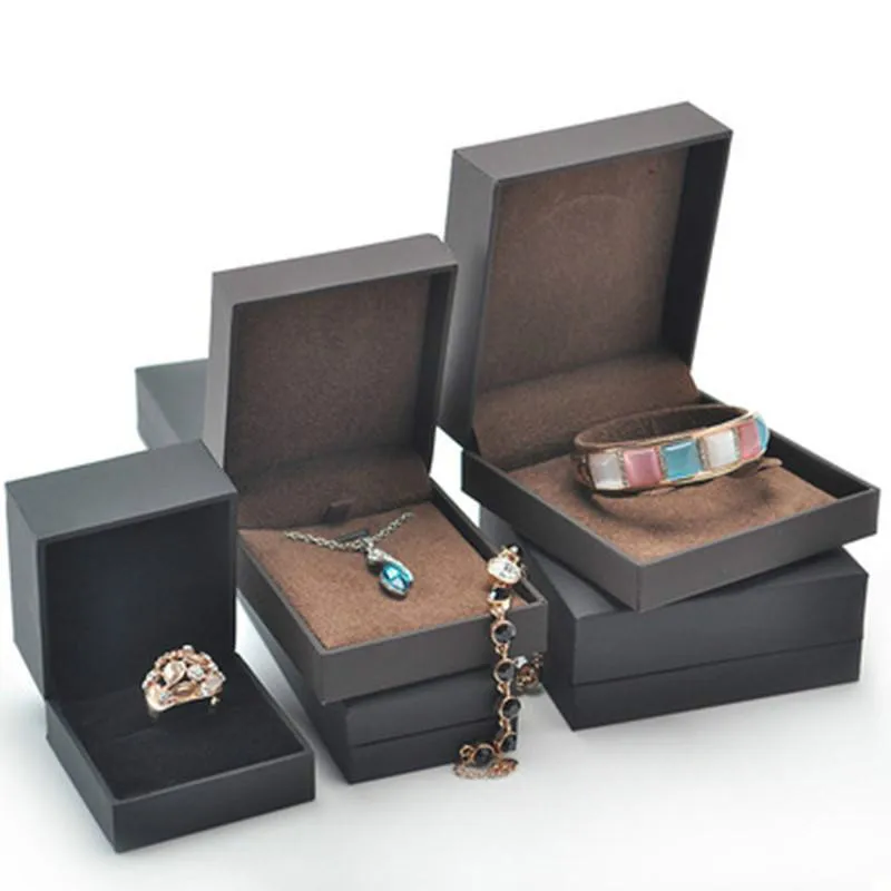 High-End Tactile Paper Jewelry Box Packaging Wedding Welfare Gift Box Ring Jewelry Display Jewelry Box
High-End Tactile Paper Jewelry Box Packaging Wedding Welfare Gift Box Ring Jewelry Display Jewelry Box