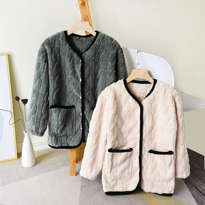 2021 Autumn Winter Sleep Tops Women Coral Velvet Sleepwear Female Causal Loungewear Plus Size M L XL
2021 Autumn Winter Sleep Tops Women Coral Velvet Sleepwear Female Causal Loungewear Plus Size M L XL
