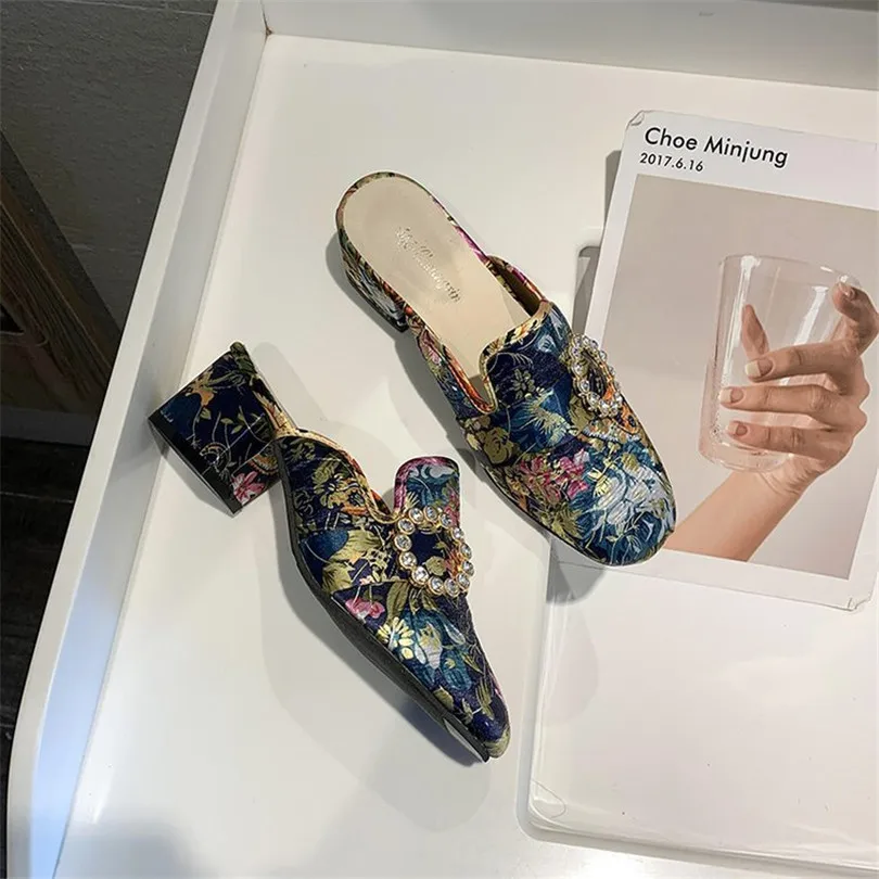 LIN KING Vintage Floral Women Slippers Casual Square Heel Woman Slides Spring Autumn Fashion Crystal Outdoor Ladies Slippers
LIN KING Vintage Floral Women Slippers Casual Square Heel Woman Slides Spring Autumn Fashion Crystal Outdoor Ladies Slippers