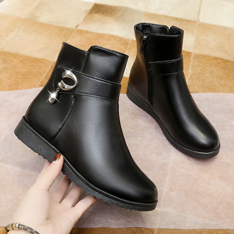 Autumn and Winter New Women's Nude Boots Solid Color Round-toe Flat Boots Outdoor Non-slip Comfortable Lightweight Casual Boots
Autumn and Winter New Women's Nude Boots Solid Color Round-toe Flat Boots Outdoor Non-slip Comfortable Lightweight Casual Boots