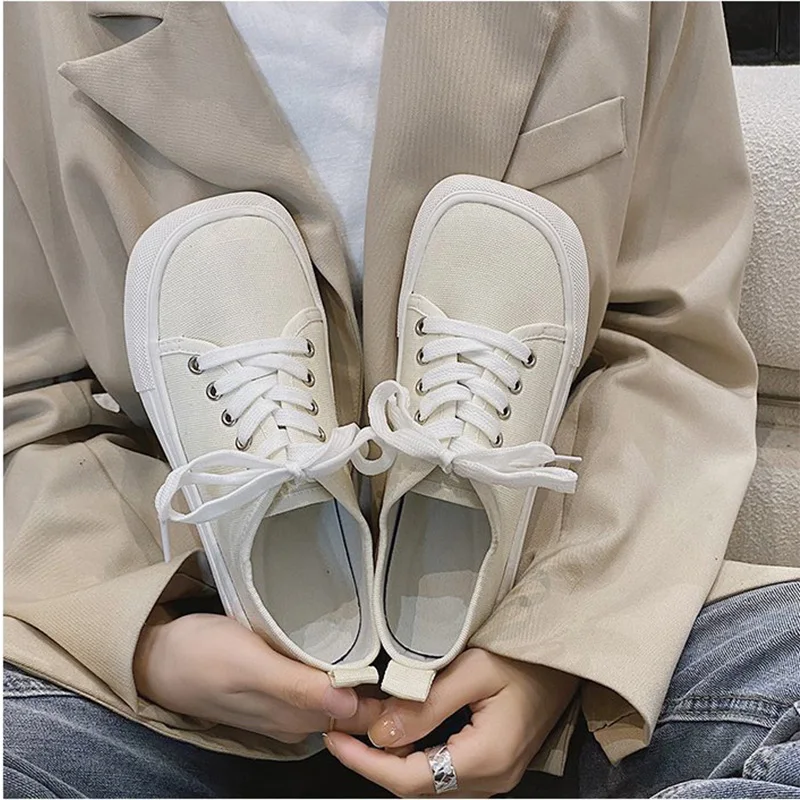 Women's Shoes
Women's Shoes